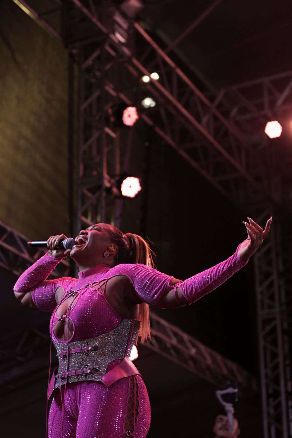 Palco SESC_Gaby Amarantos ft. Paige_Júlia Lanari_Bendita 13