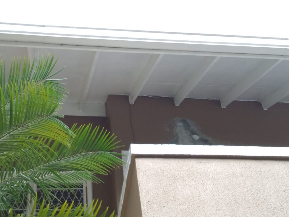 Softwash Soffits before.jpg