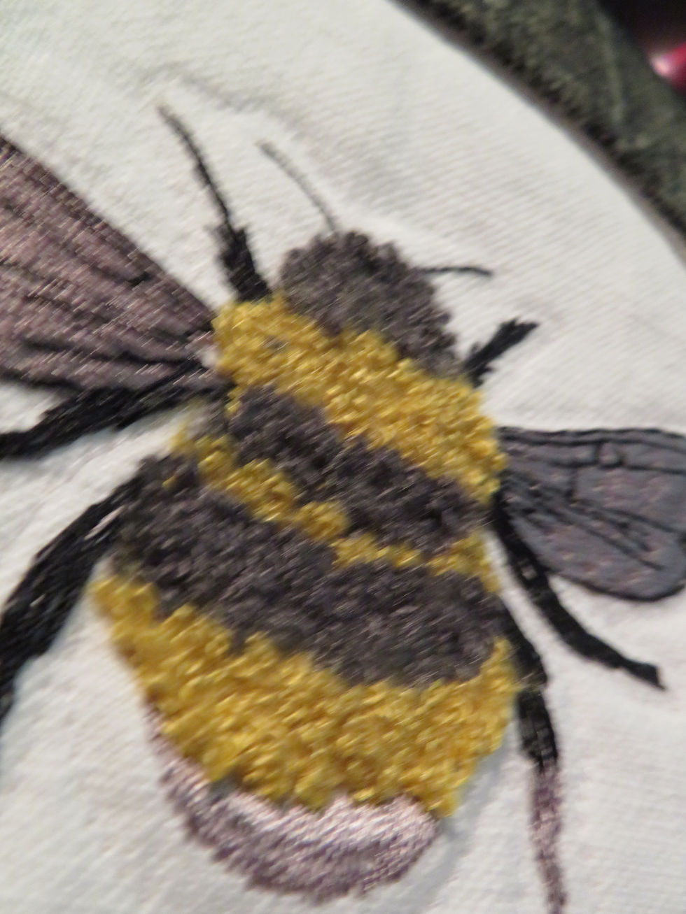 Thumbnail: This Bee Has It