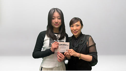 Gladys Lam _edited.jpg