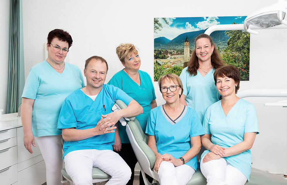 Zahnarztpraxis Junghans Team-2026-RS-WEB-2.jpg
