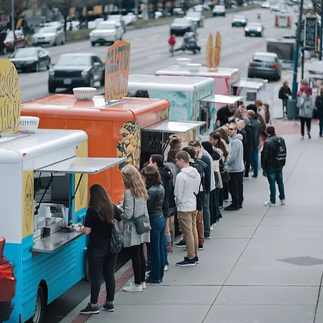lots of food truck customers.webp