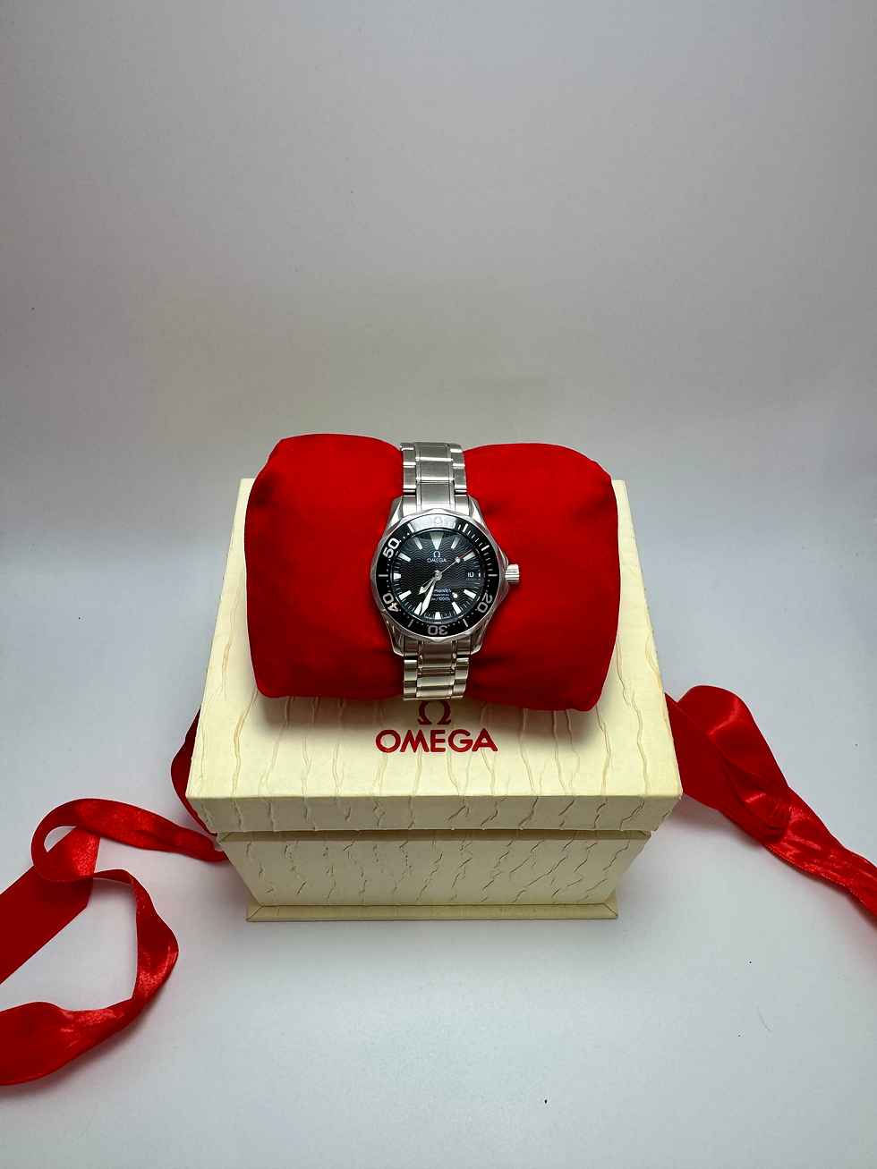Thumbnail: Omega Seamaster Professional 300M 28mm | 2006 | Full Set | Excellent Condition