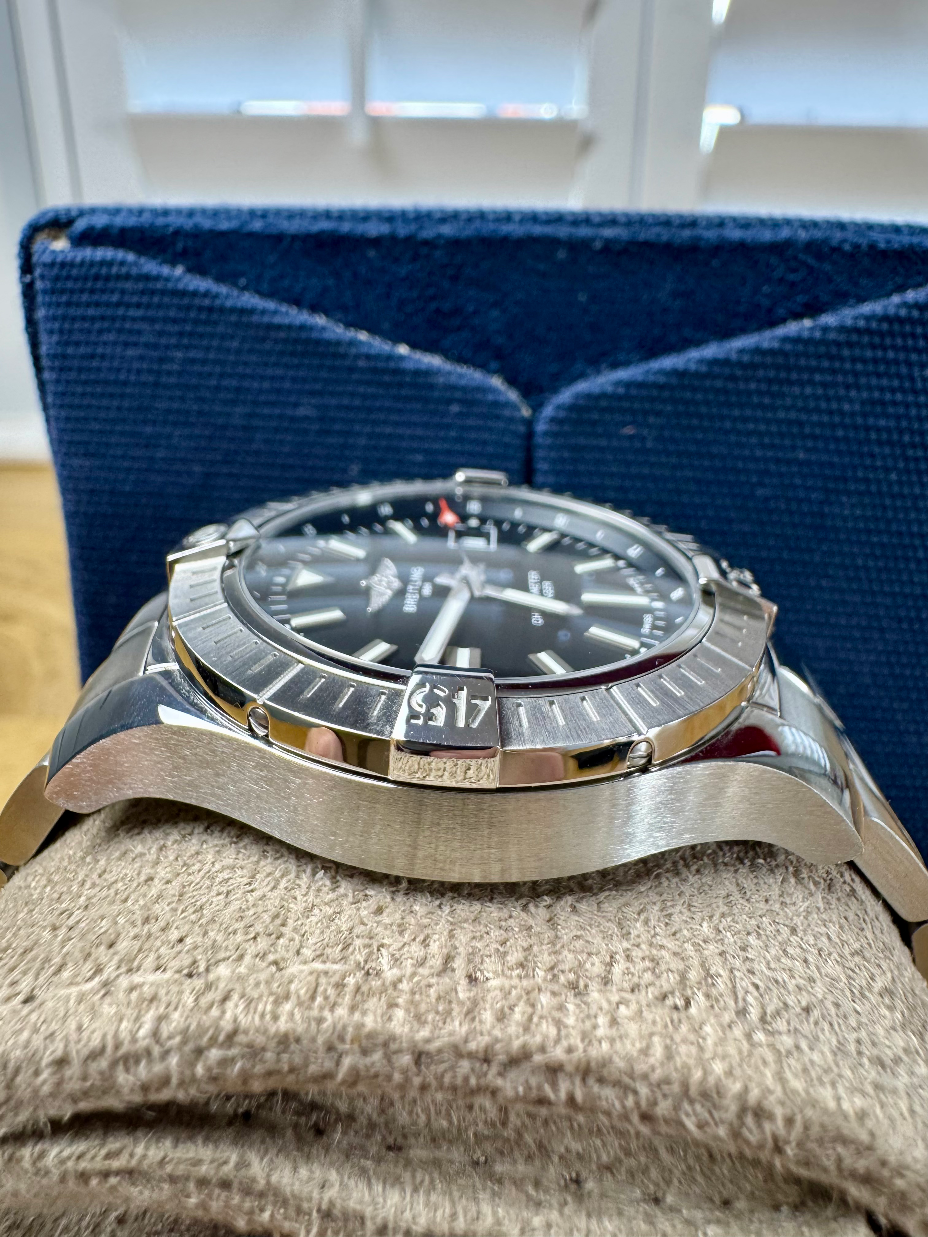 Breitling Avenger 43 Auto | 2023 | Full Set | Excellent Condition 