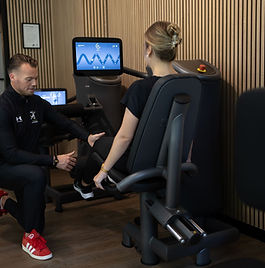 EGYM leg extensie.jpg