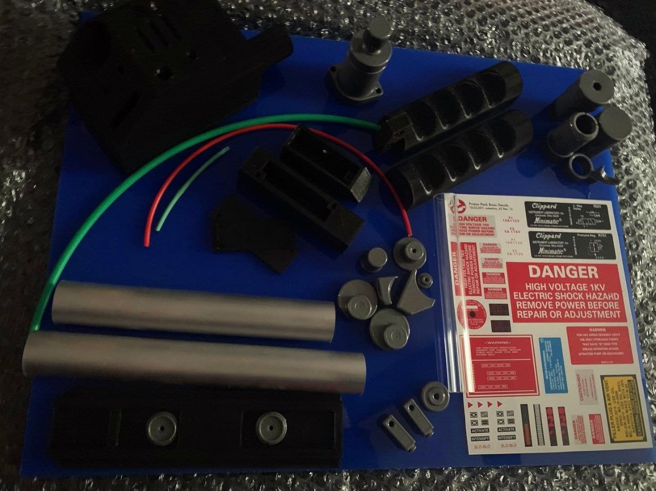 90% sized wand Ghostbusters/80 scaled metal v-hook x2 sets