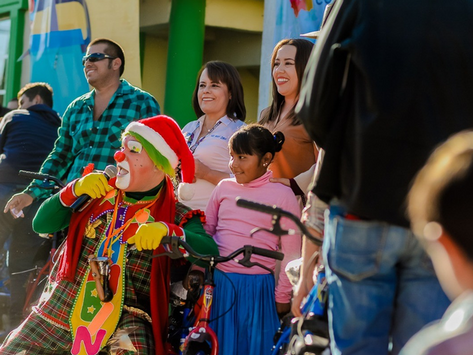 SAUCILLO FESTEJA A NIÑOS CON OBRA Y DULCES.