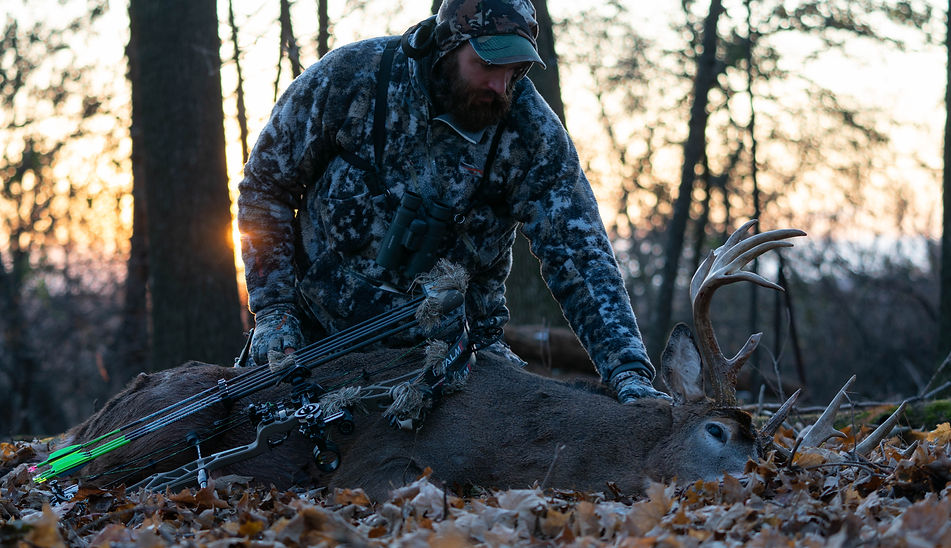 Hunter Thomas Mlsna with a deer
