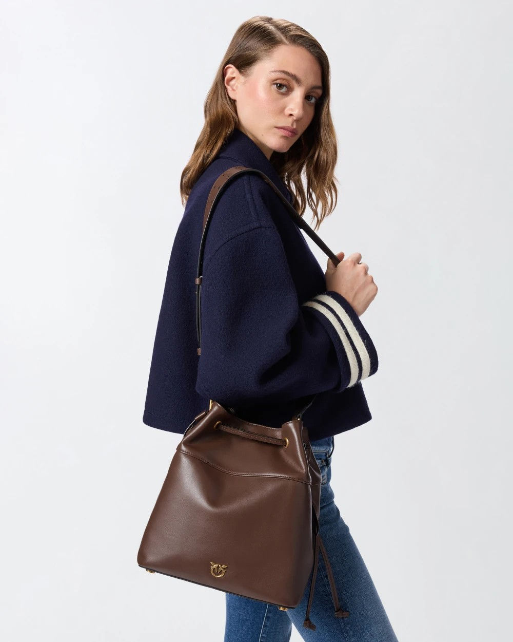 Bolso cubo de hombro en piel   Pinko