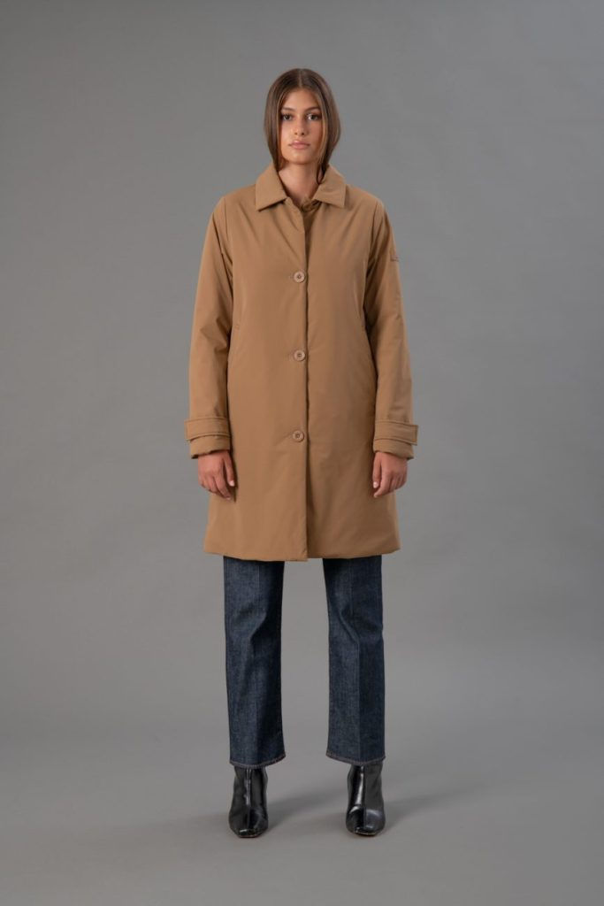 Miniatura: Gabardina acolchada corte clásico.