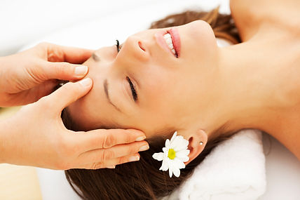 HEAD-MASSAGE-AT-GOLDEN-TOUCH-PHUKET.jpg