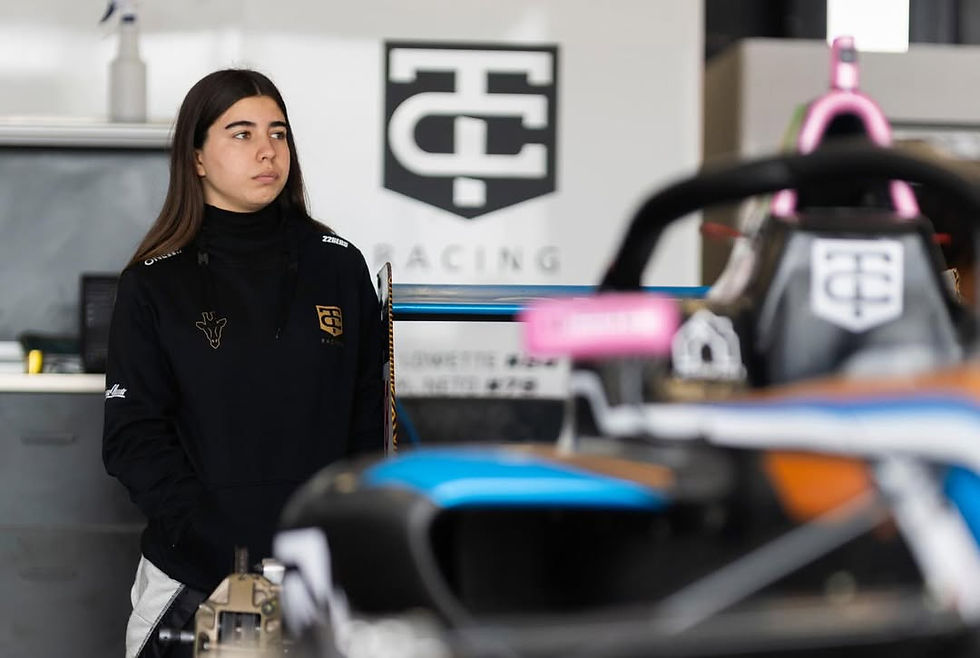 Photo credits: Fotocar13