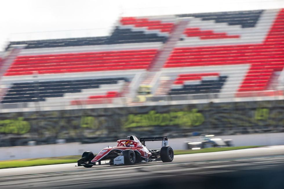 Photo credits: Fotocar13