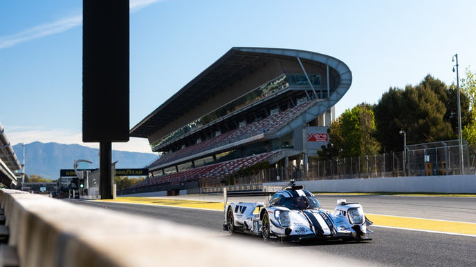 Jamie Chadwick opens 2026 ELMS campaign with strong P4 finish in Barcelona