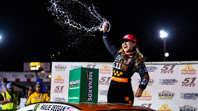 Hailie Deegan returns to victory with last-lap pass at Madera 150