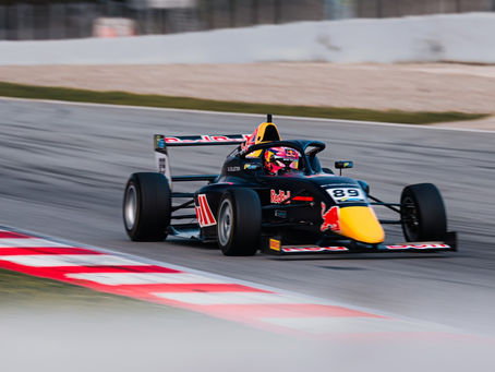 FWS: Chiara Bättig and Ginevra Panzeri produce strong recovery drives at Circuit de Barcelona