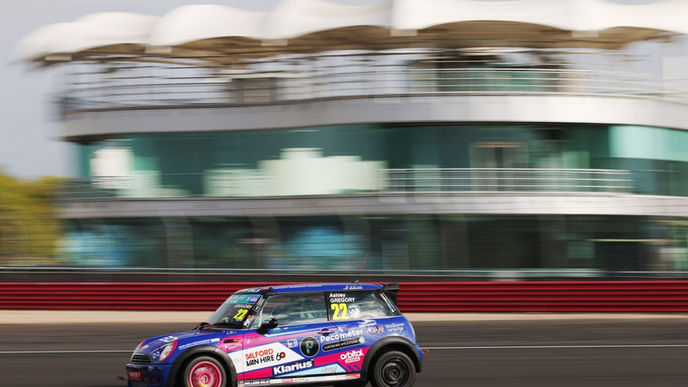 Racers | Female Racing Drivers