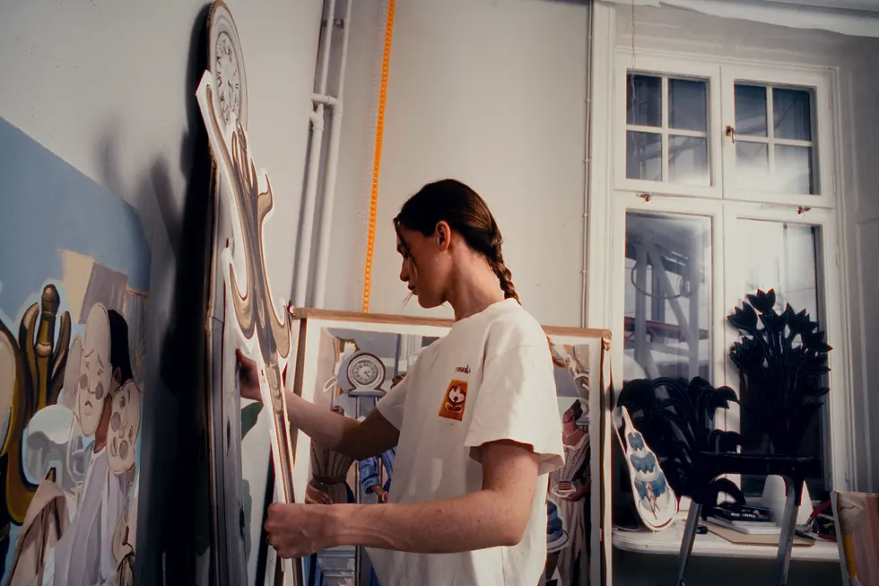  Alice Herbst - In her studio