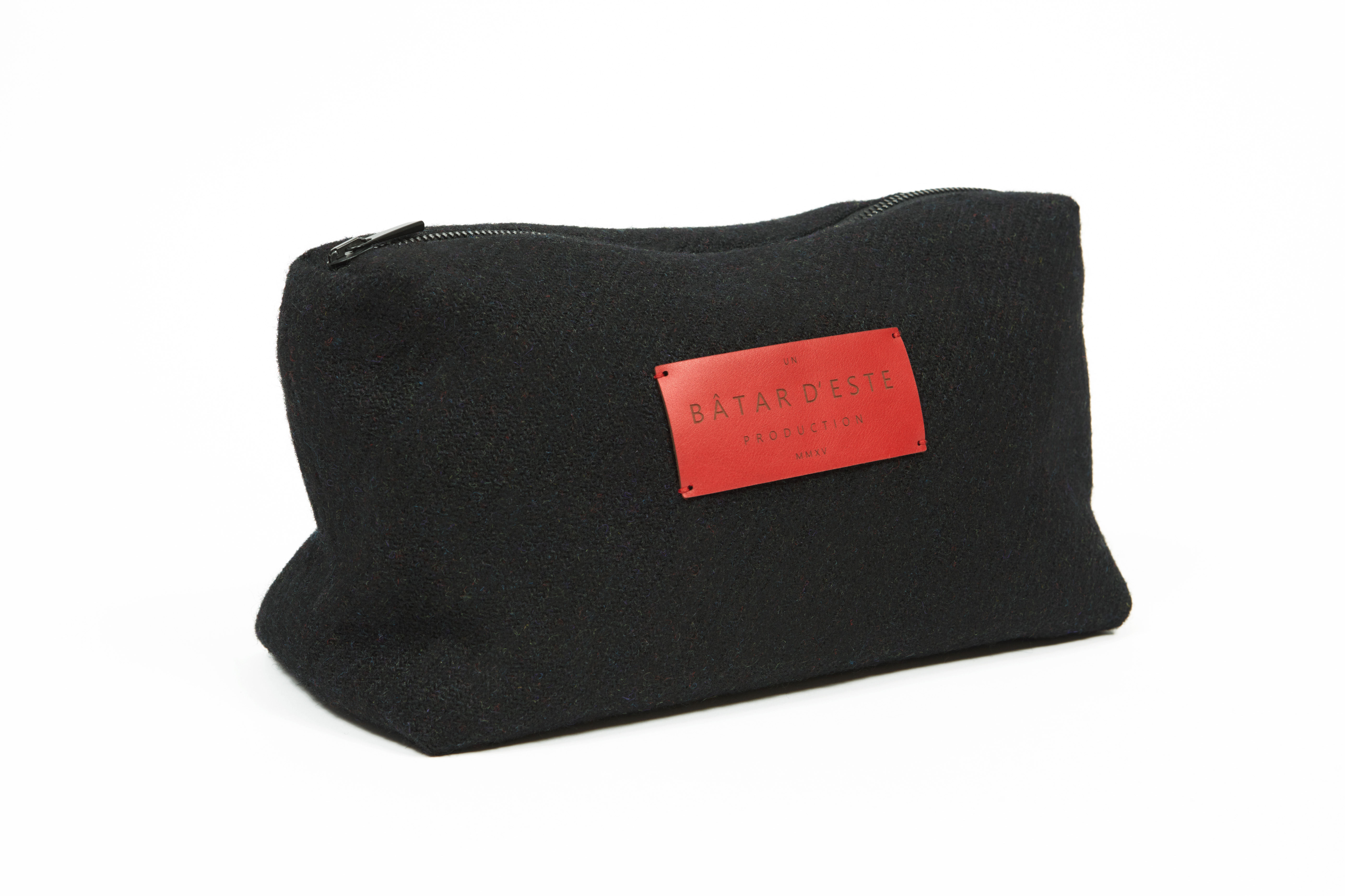 schwarze Tasche, Kulturtasche, Beutel, Reise, Zero Waste, Harris Tweed, Vorderansicht, Berlin, batardeste, Designstudio Stefa