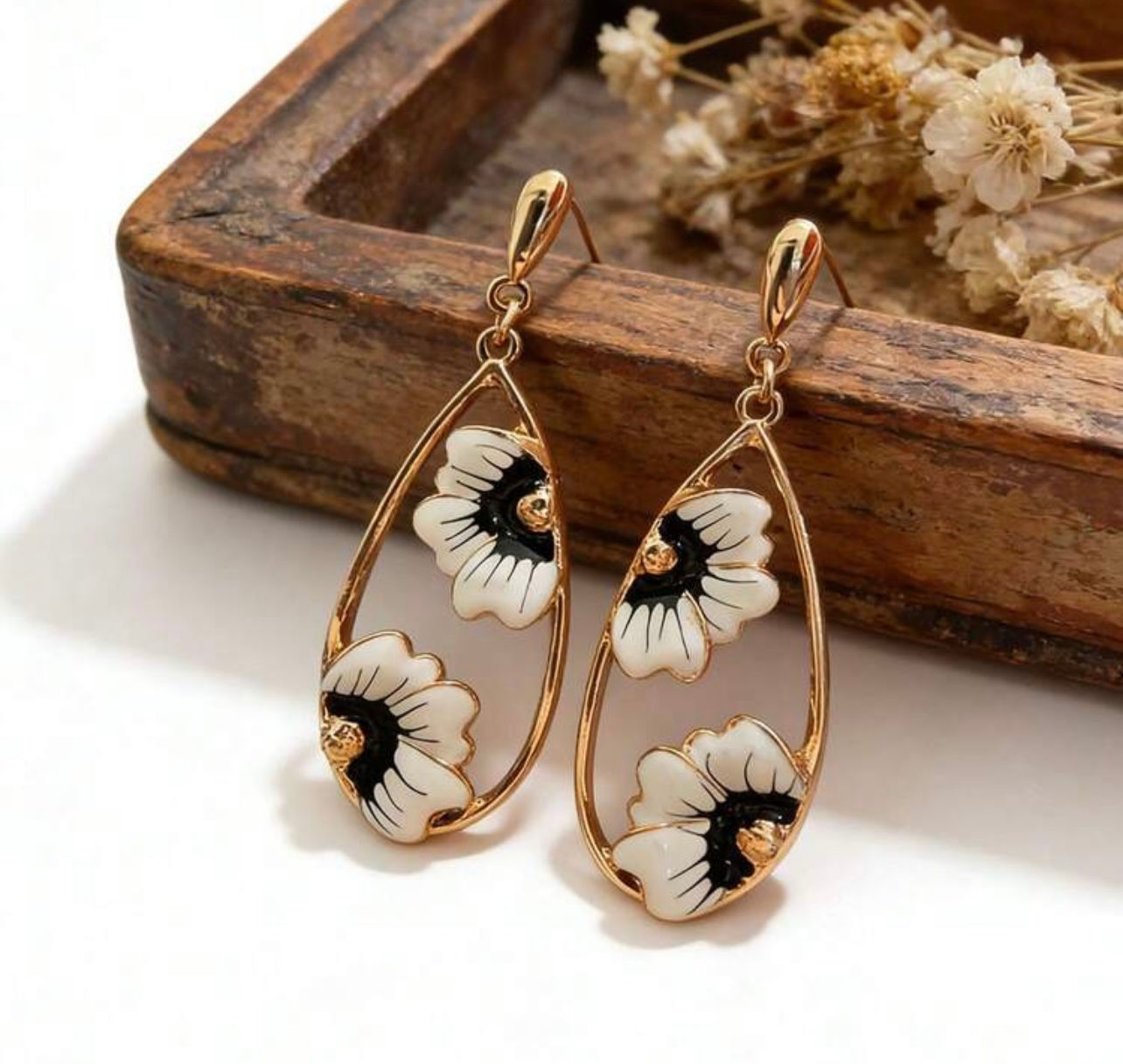 Gold Bicolor Floral Oval Earrings