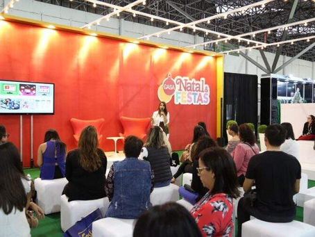 No primeiro talk do sábado, Ana Flávia Leite reforçou a importância de conhecer o perfil do cliente