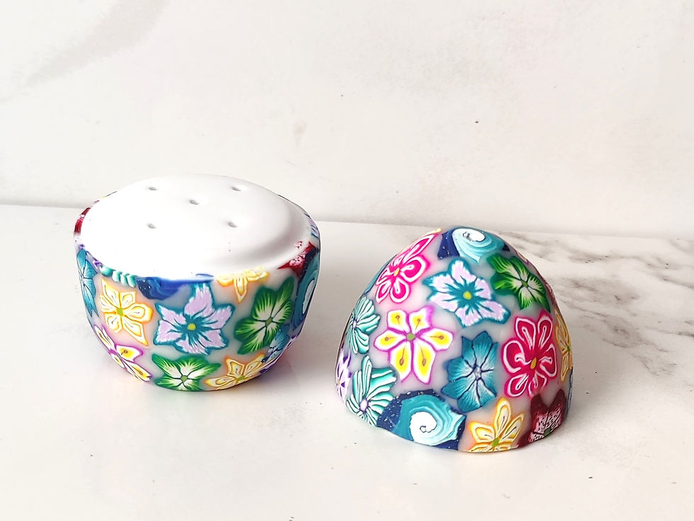 Thumbnail: Egg shaped Salt & Pepper Shakers