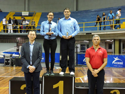 Taekwondistas se adueñaron del Gimnasio Nac. en la Copa Embajador
