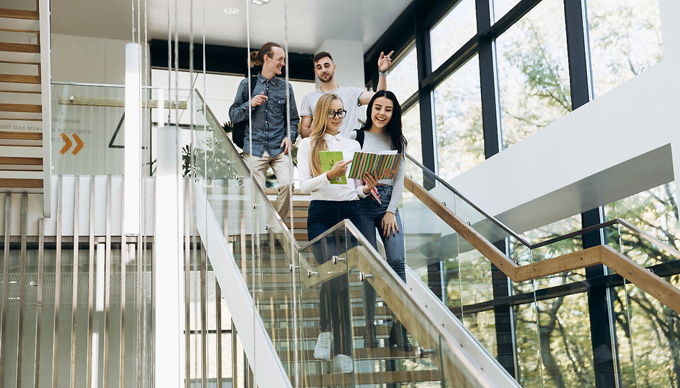 Orta açı okul girişinde kapı tipi metal dedektör kullanımı