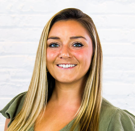 Carolie Stamm Headshot Final (square) (2) (1)_edited.jpg