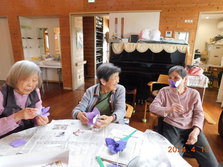 菖蒲作りに挑戦中・・