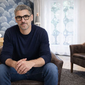 Hypnothérapeute à Paris en cabinet, accompagnement en hypnose pour stress, poids et addictions