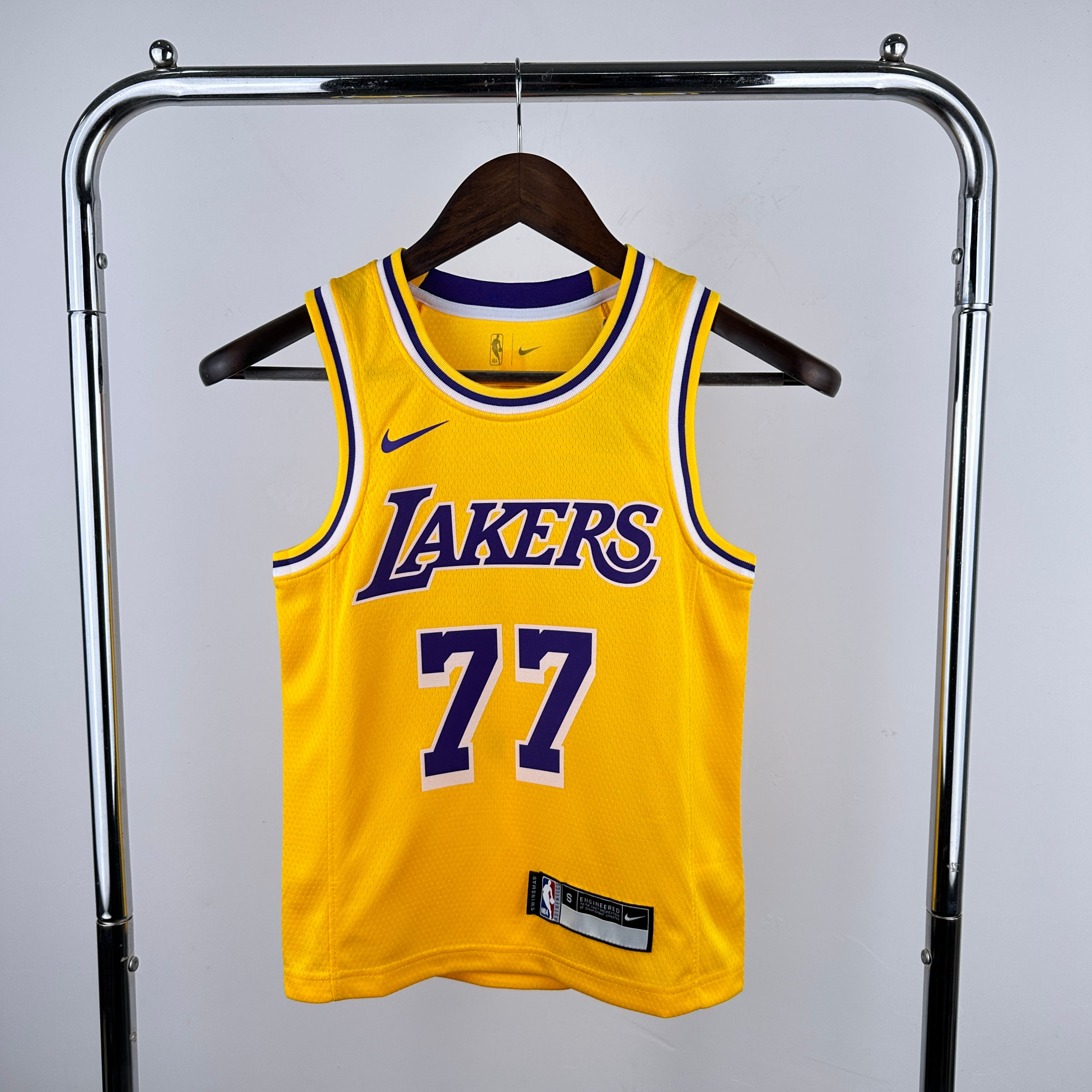 Regata NBA Jersey Nike Los Angeles Lakers Doncic Nº 77 Masculina