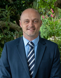 Ian Profile 2023 smaller_edited_edited.j