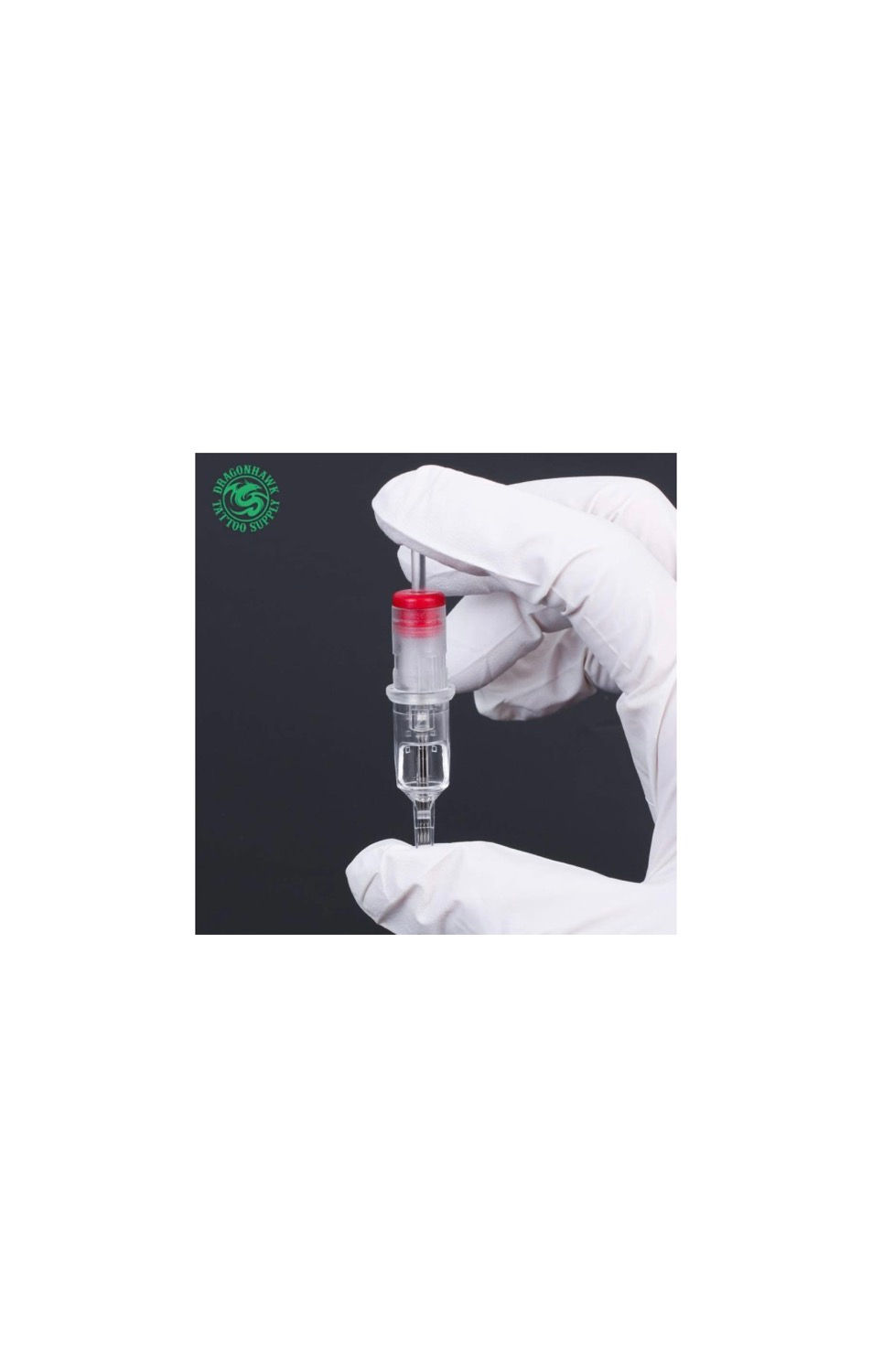Miniaturebillede: A hand in a white glove holds a red-filled medical device on black background.