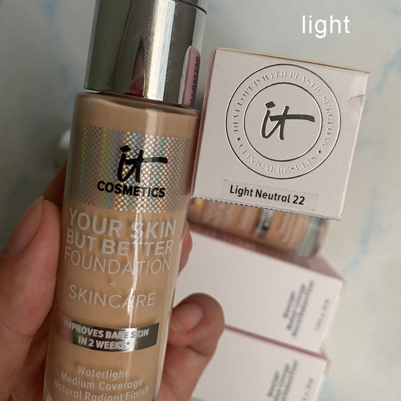 Miniaturbild: IT Cosmetics foundation bottle, light, Light Neutral 22, Concealer SPF50 Full Cover Medium Light Base Liquid Foundation.