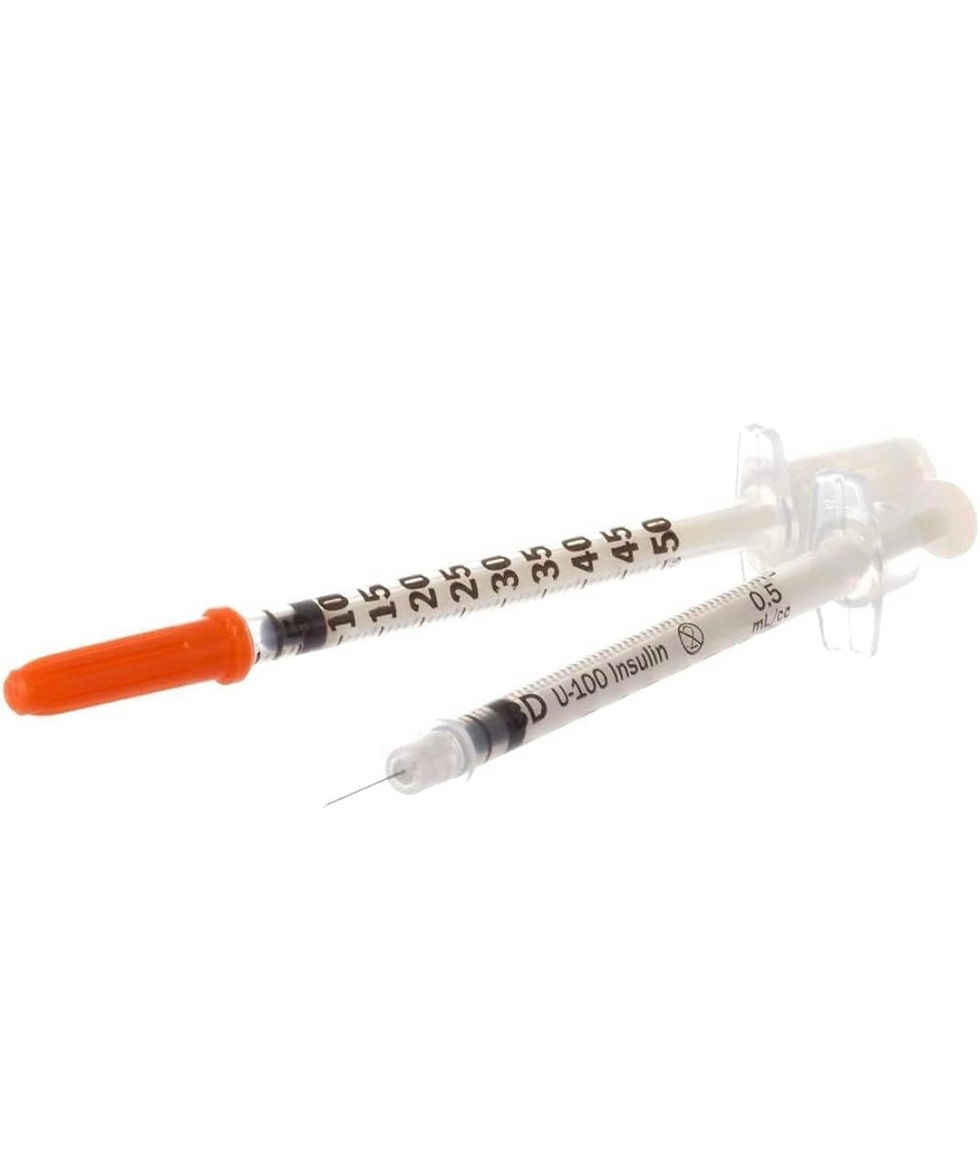 Miniaturebillede: Two insulin syringes on white background, ready for medical injection.