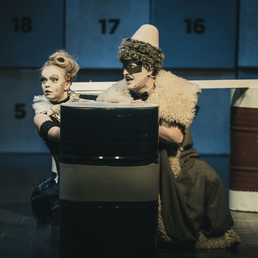 must kast Carmen a la tsirkus