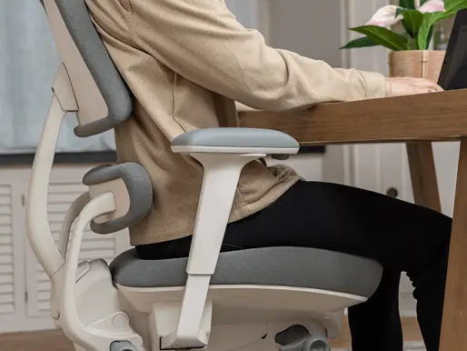 The Impact of Your Chair on Thoracic Spine Health