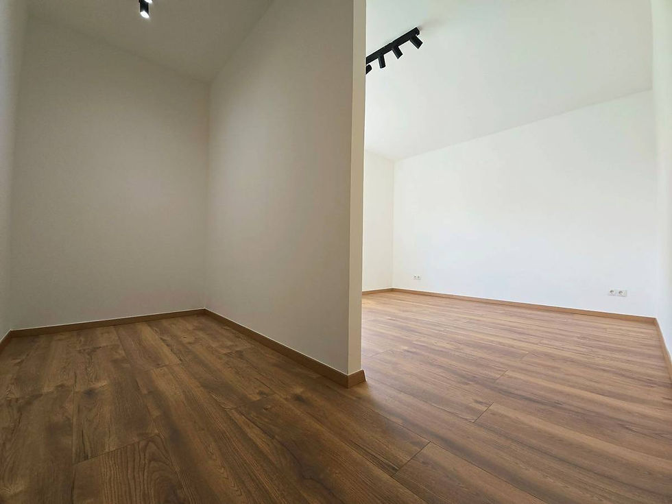 Elternschlafzimmer / Begehbarer Kleiderschrank