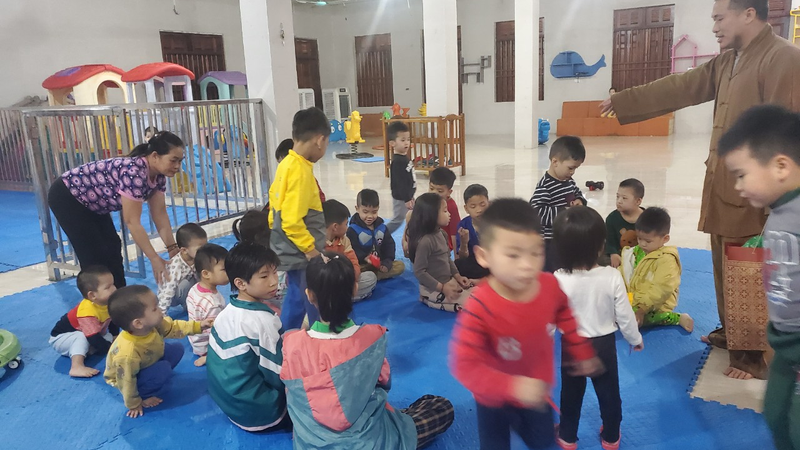 Hoa Mặt Trời đồng hành cùng chùa Thiên Hương