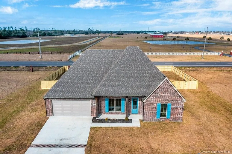 Owner Financing Available - 819 Gentry Dr, Sulphur LA 70665 - SWLA Constructors 1.png
