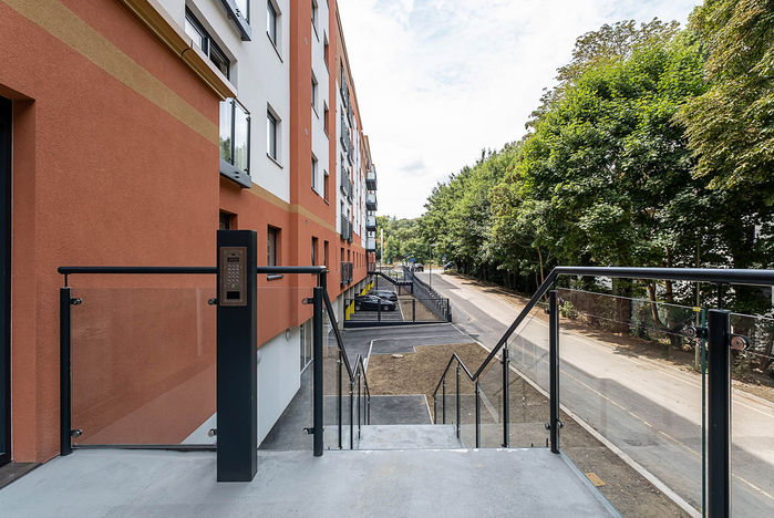 Whyteleafe House residential project with external wall insulation system using 150mm Coverock R90