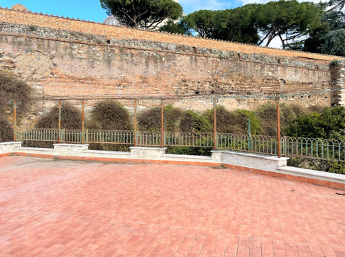 terrazzo inferiore 2.jpeg