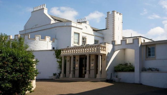 £945pp (+£204 single room supplement)