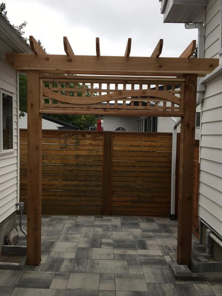 Garden entrance with lattice panels