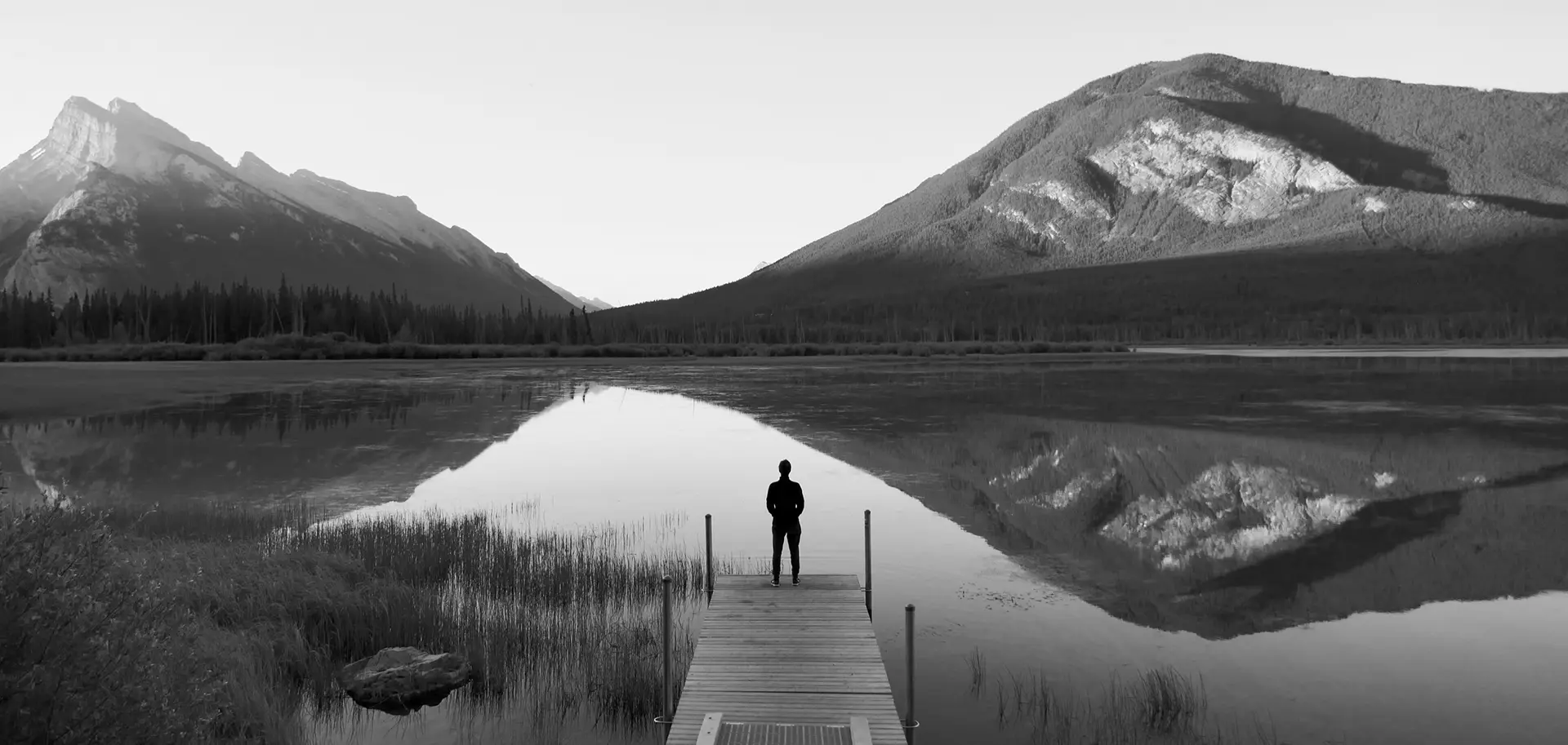 edward-koorey-621WFJuKdEI-unsplash_ Vermilion Lakes Canada_edited.webp