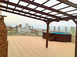 Terraço com Piscina