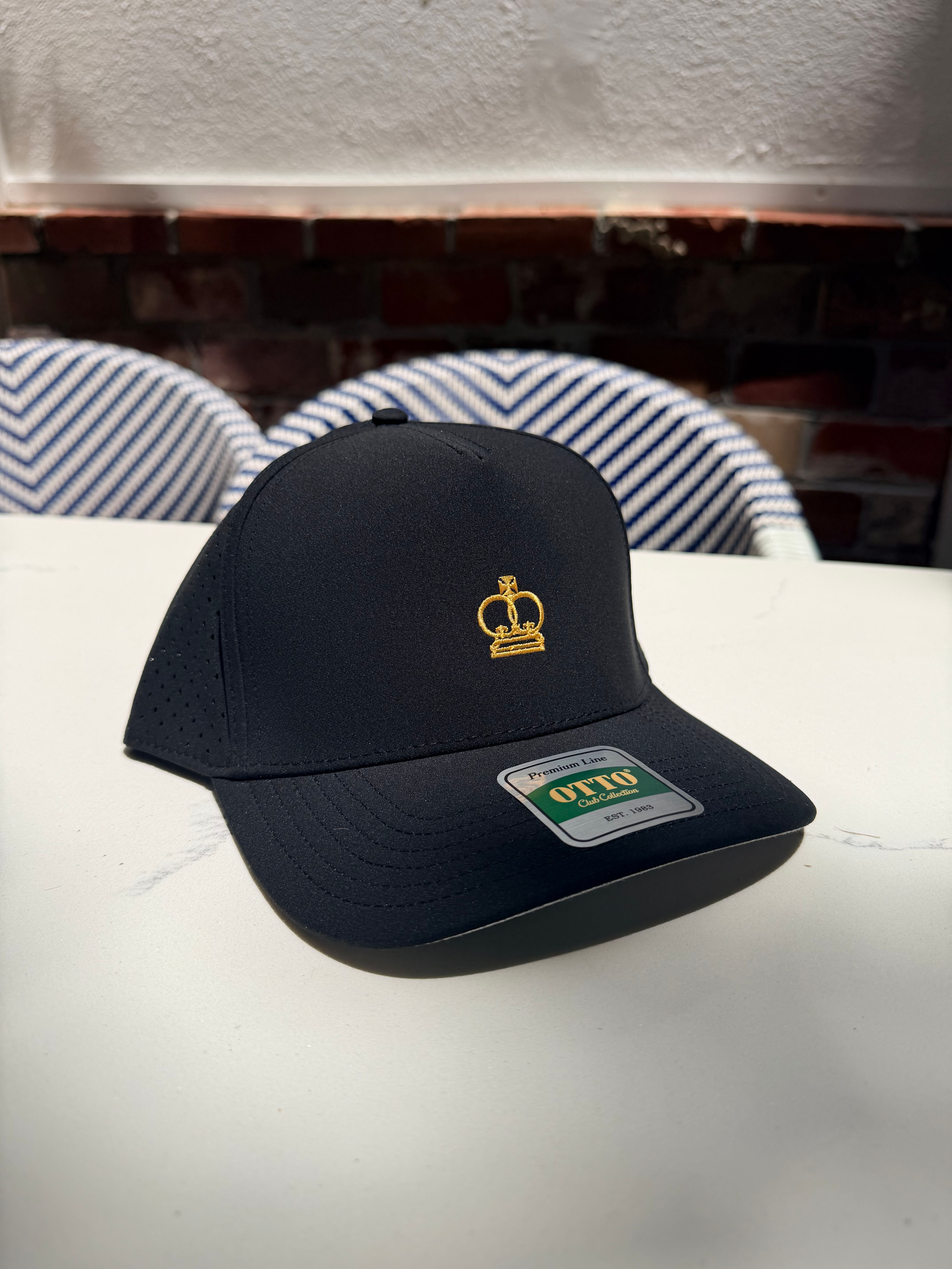 Black Crown Hat