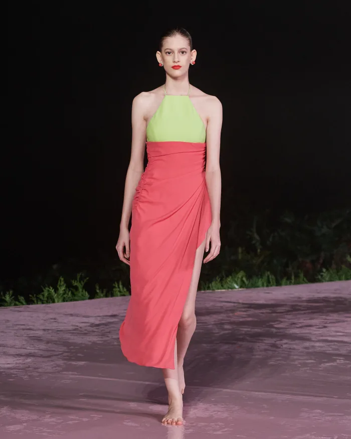 תצוגת האופנה Carolina Herrera Resort  2024  שנערכה בלב ריו דה ז'נרו