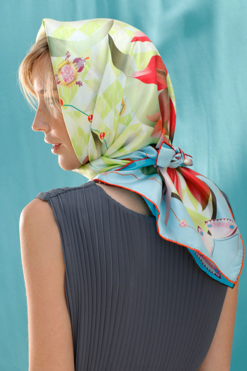 Thumbnail: Amaryllis - Square scarf